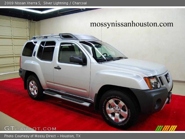 2009 Nissan Xterra S in Silver Lightning