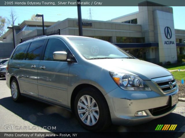 2005 Honda Odyssey Touring in Silver Pearl Metallic