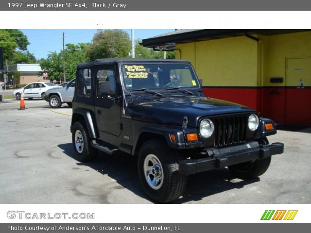 1997 Jeep Wrangler SE 4x4 in Black