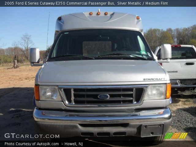 2005 Ford E Series Cutaway E350 Commercial Passenger Bus in Silver Metallic