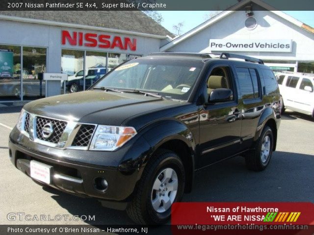 2007 Nissan Pathfinder SE 4x4 in Super Black