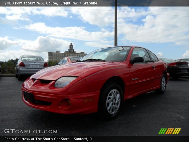 2000 Pontiac Sunfire SE Coupe in Bright Red
