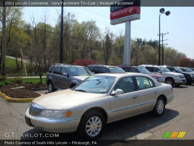 2001 Lincoln Continental  in Ivory Parchment Tri-Coat