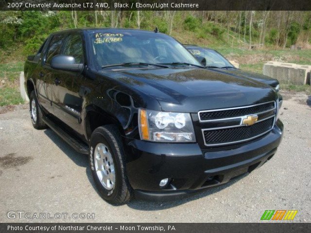 2007 Chevrolet Avalanche LTZ 4WD in Black
