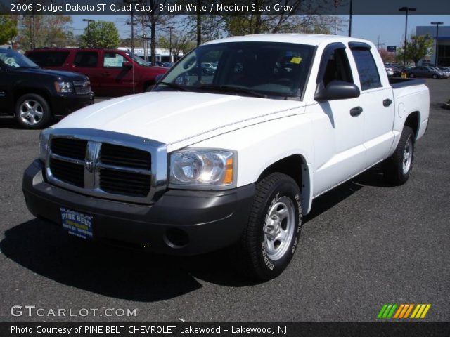 2006 Dodge Dakota ST Quad Cab in Bright White