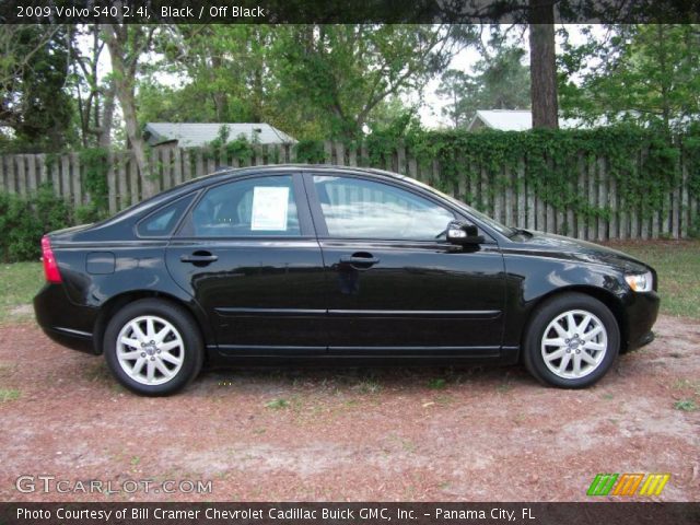 2009 Volvo S40 2.4i in Black