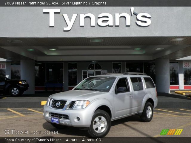 2009 Nissan Pathfinder SE 4x4 in Silver Lightning