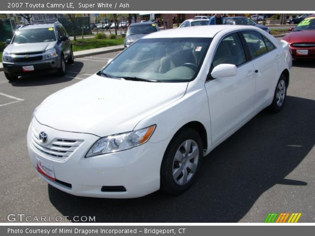 2007 Toyota Camry LE in Super White