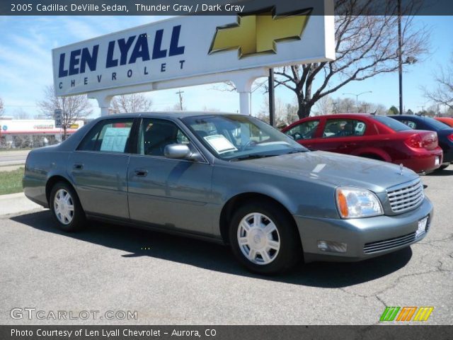 2005 Cadillac DeVille Sedan in Thunder Gray