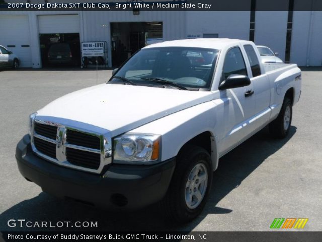2007 Dodge Dakota SXT Club Cab in Bright White