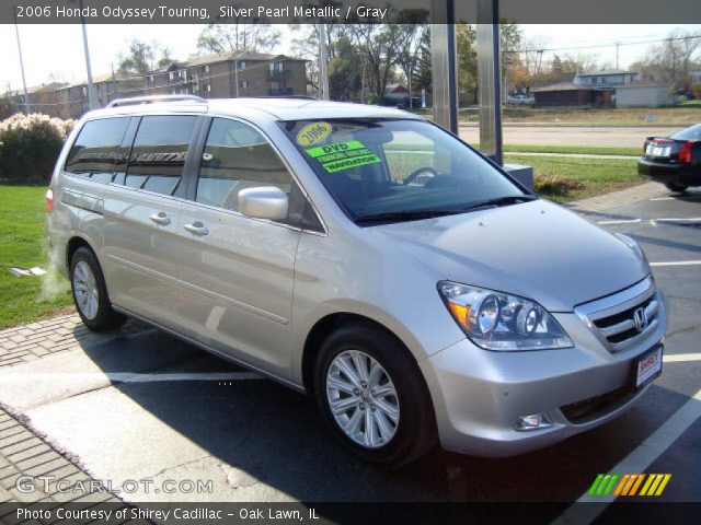 2006 Honda Odyssey Touring in Silver Pearl Metallic
