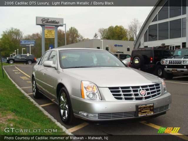2006 Cadillac DTS Luxury in Light Platinum Metallic