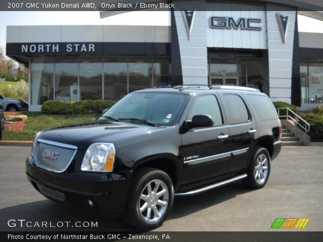 2007 GMC Yukon Denali AWD in Onyx Black