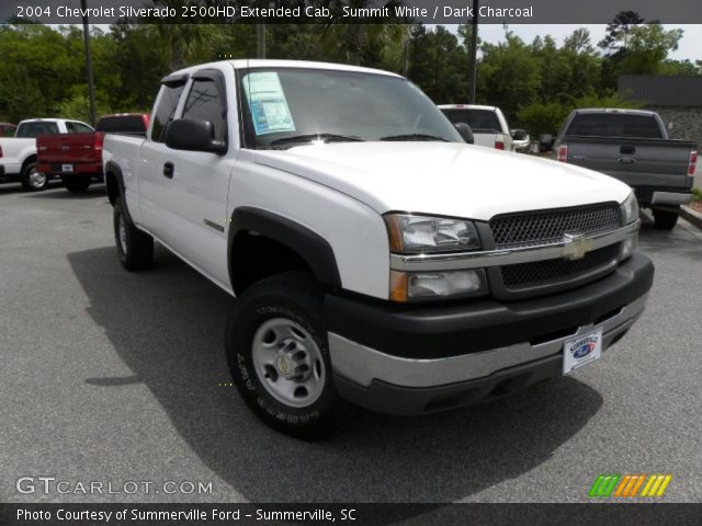 2004 Chevrolet Silverado 2500HD Extended Cab in Summit White