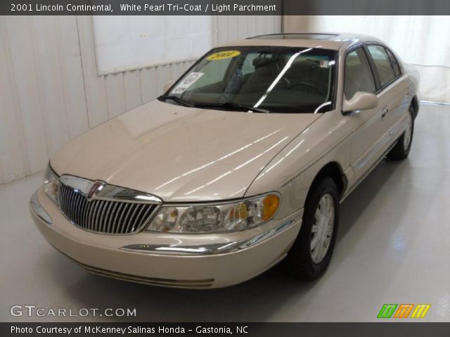 2001 Lincoln Continental  in White Pearl Tri-Coat