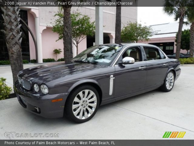 2008 Jaguar XJ Vanden Plas in Pearl Grey Metallic