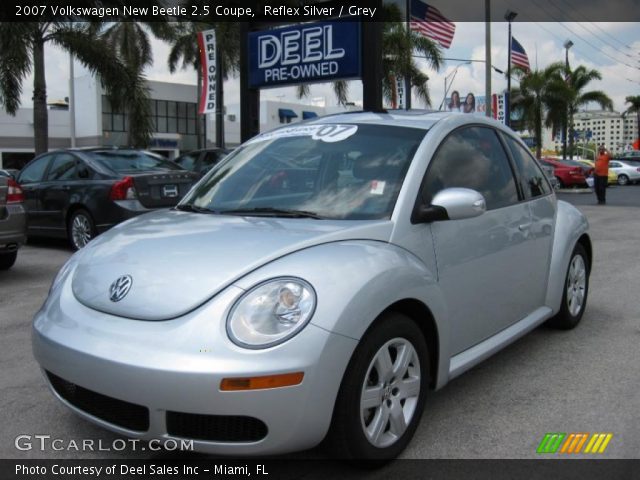 2007 Volkswagen New Beetle 2.5 Coupe in Reflex Silver