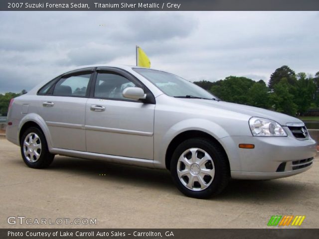 2007 Suzuki Forenza Sedan in Titanium Silver Metallic