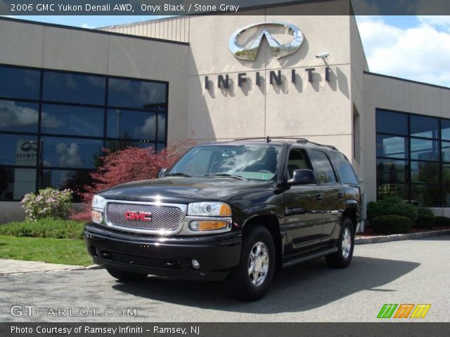 2006 GMC Yukon Denali AWD in Onyx Black