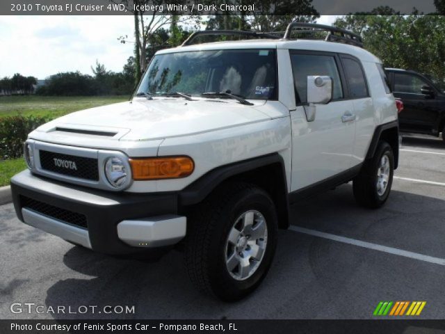 2010 Toyota FJ Cruiser 4WD in Iceberg White
