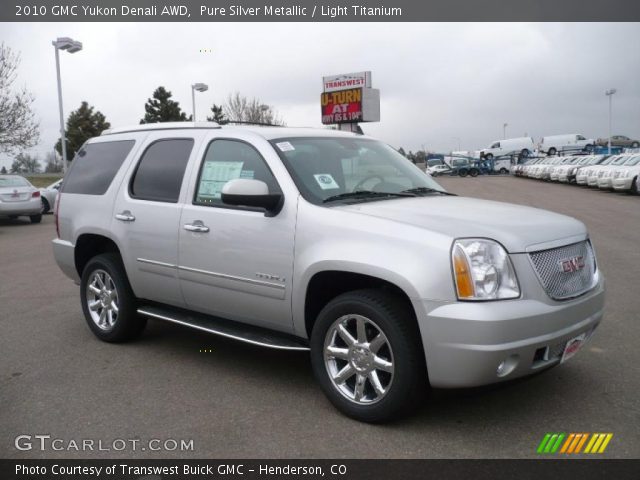2010 GMC Yukon Denali AWD in Pure Silver Metallic