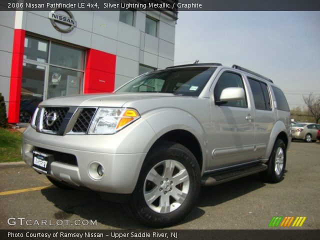 2006 Nissan Pathfinder LE 4x4 in Silver Lightning Metallic