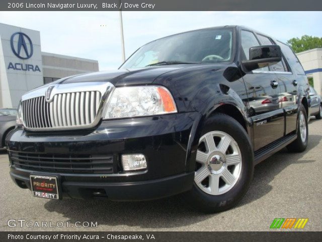 2006 Lincoln Navigator Luxury in Black