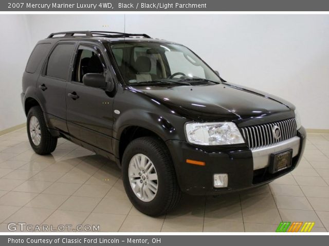 2007 Mercury Mariner Luxury 4WD in Black