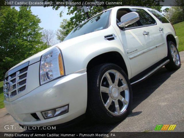 2007 Cadillac Escalade AWD in White Diamond