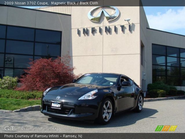2009 Nissan 370Z Coupe in Magnetic Black