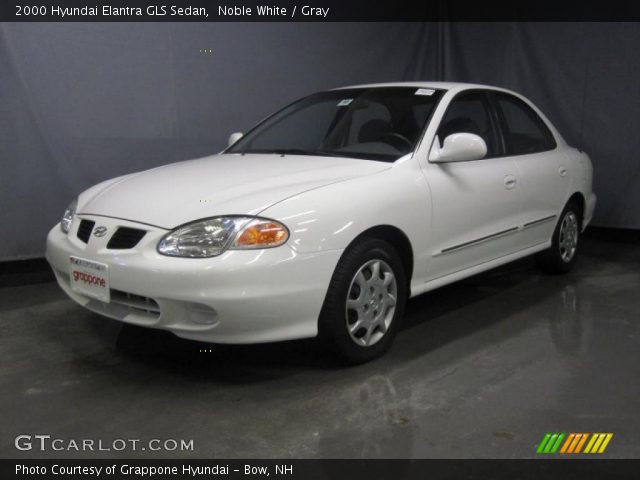 2000 Hyundai Elantra GLS Sedan in Noble White