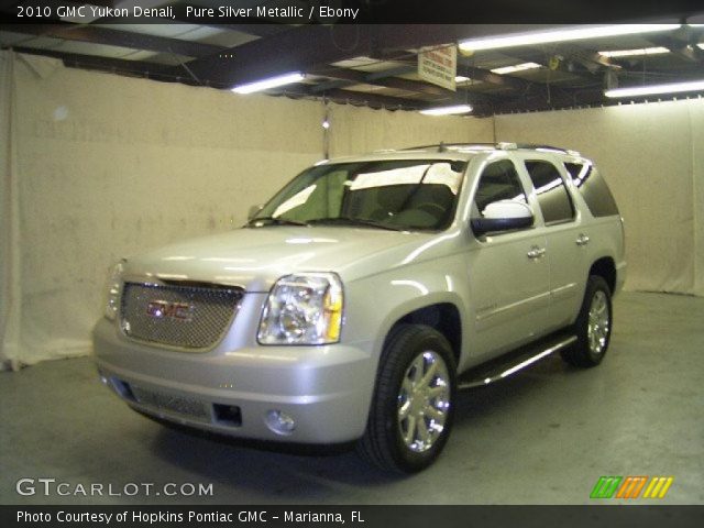 2010 GMC Yukon Denali in Pure Silver Metallic