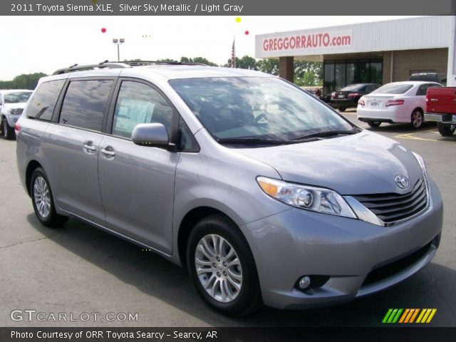 2011 Toyota Sienna XLE in Silver Sky Metallic