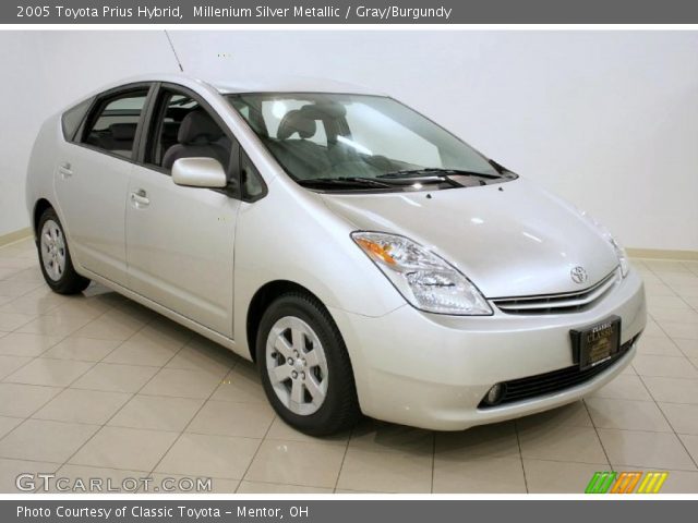 2005 Toyota Prius Hybrid in Millenium Silver Metallic