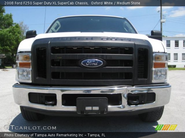 2008 Ford F250 Super Duty XL SuperCab Chassis in Oxford White