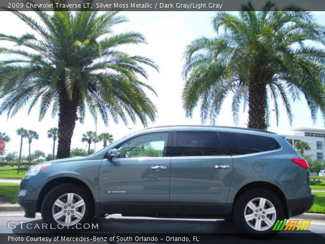 2009 Chevrolet Traverse LT in Silver Moss Metallic