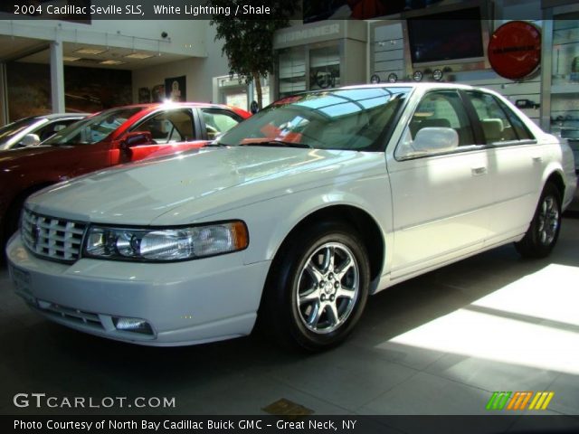 2004 Cadillac Seville SLS in White Lightning