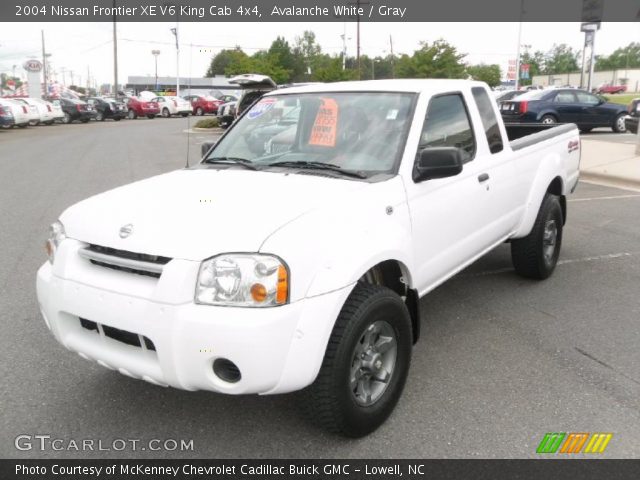 2004 Nissan Frontier XE V6 King Cab 4x4 in Avalanche White