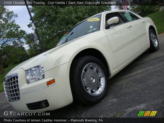 2006 Chrysler 300 Touring in Cool Vanilla