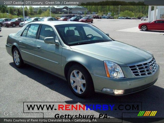 2007 Cadillac DTS Luxury in Green Silk