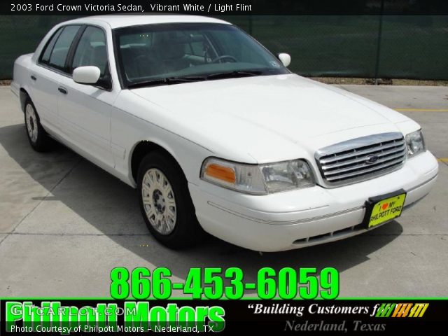 2003 Ford Crown Victoria Sedan in Vibrant White