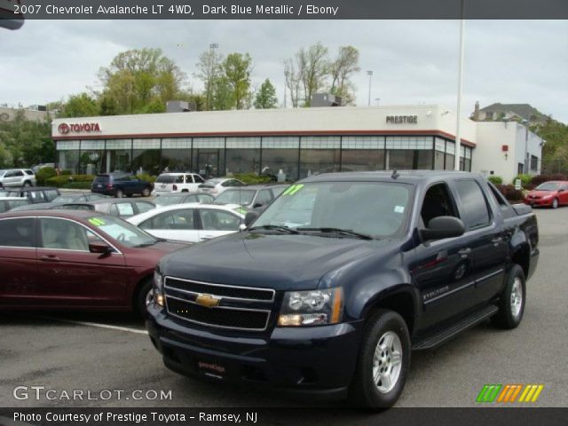 2007 Chevrolet Avalanche LT 4WD in Dark Blue Metallic