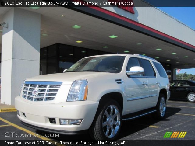 2010 Cadillac Escalade Luxury AWD in White Diamond