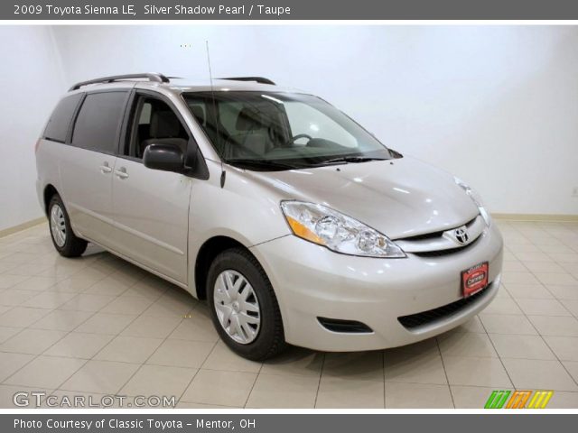 2009 Toyota Sienna LE in Silver Shadow Pearl