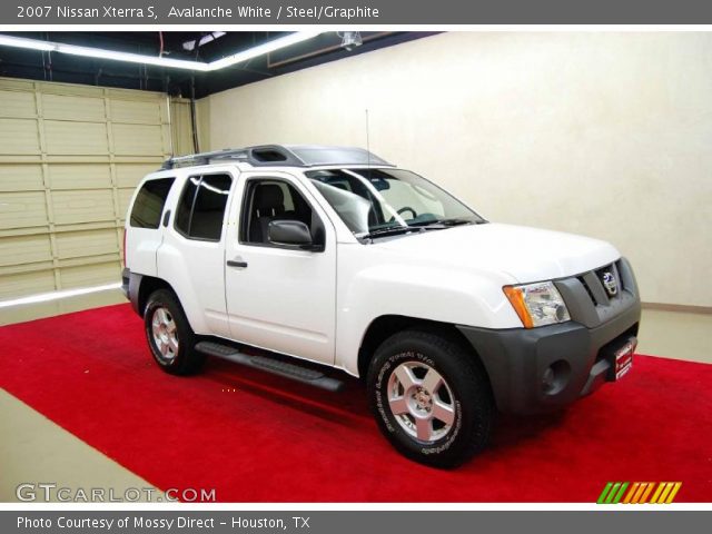 2007 Nissan Xterra S in Avalanche White
