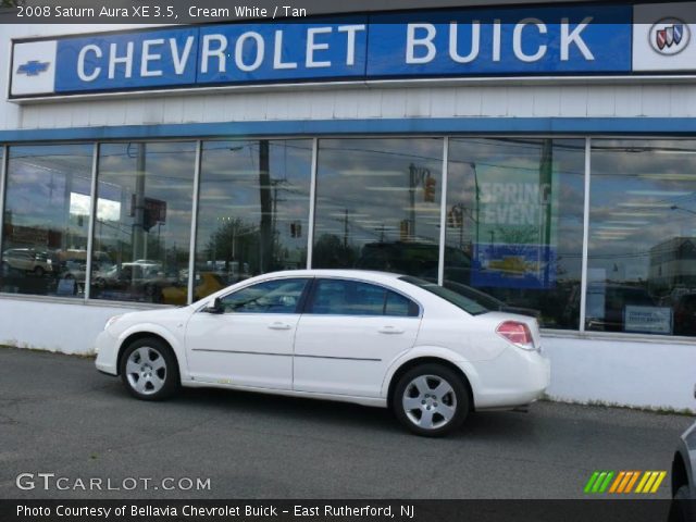 2008 Saturn Aura XE 3.5 in Cream White