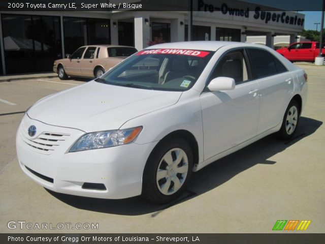 2009 Toyota Camry LE in Super White