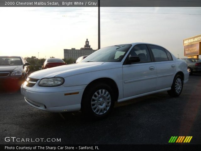2000 Chevrolet Malibu Sedan in Bright White