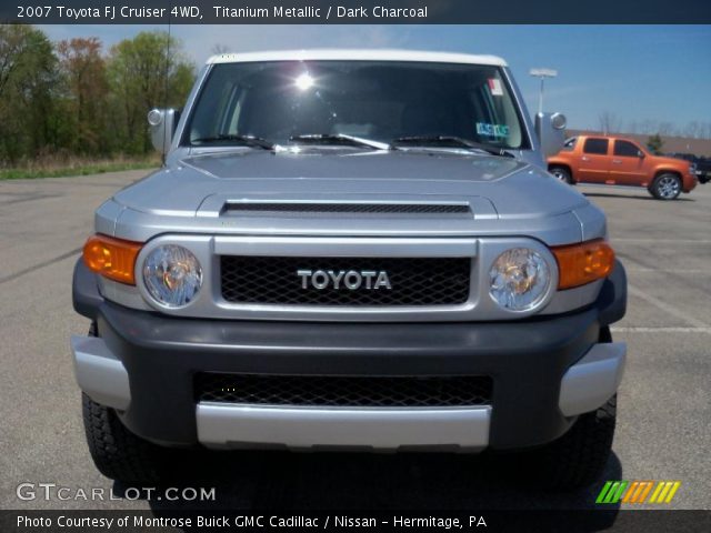 2007 Toyota FJ Cruiser 4WD in Titanium Metallic