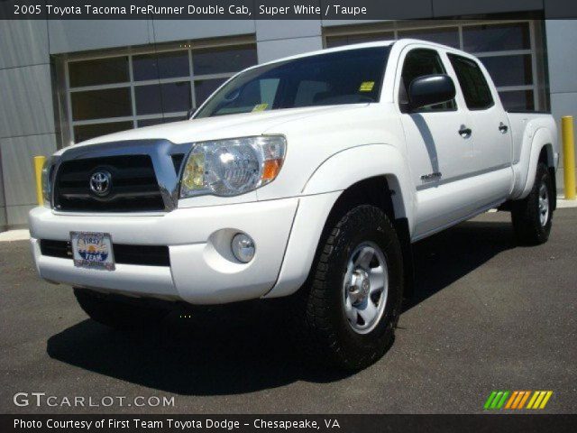 2005 Toyota Tacoma PreRunner Double Cab in Super White